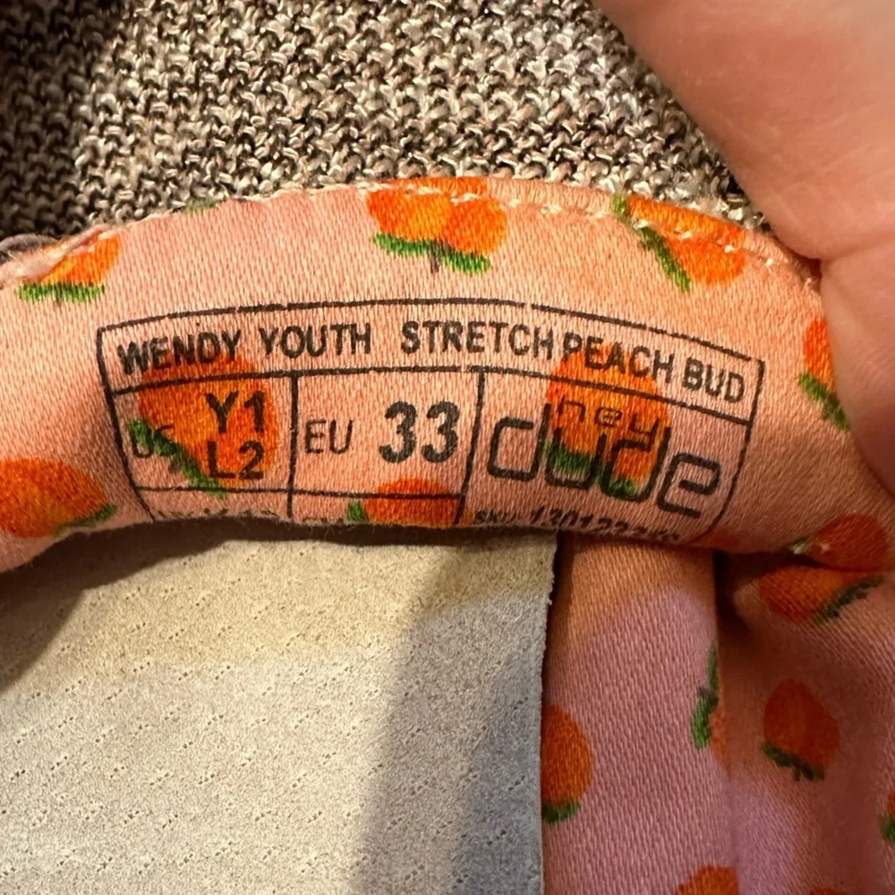 Hey Dude Youth Wendy Stretch Peach Bud Size 1 Peach, Pink, Black, Gray EUC! - Picture 7 of 7